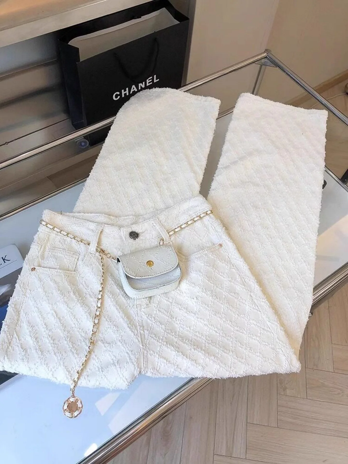 Casual High Waist Wide Leg Jeans Women's Plaid White Straight Cut Denim Pants Spring Summer Loose Slimming Floor Length Trousers
Casual High Waist Wide Leg Jeans Women's Plaid White Straight Cut Denim Pants Spring Summer Loose Slimming Floor Length Trousers