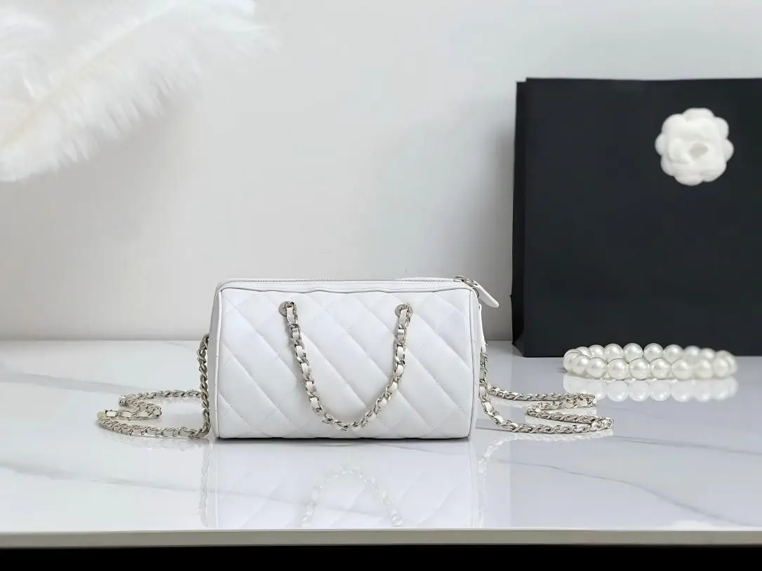 Luxury Designer Handbag Diamond Simple Fashion Large Capacity Commuter Chain Tote Shoulder Handbag Women Handbags
Luxury Designer Handbag Diamond Simple Fashion Large Capacity Commuter Chain Tote Shoulder Handbag Women Handbags