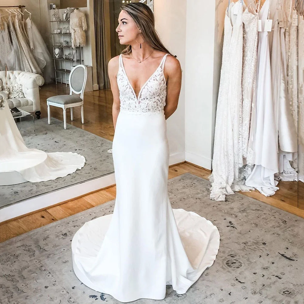 2023 New Classic Lace Wedding Dresses Mermaid White Bridal Gowns Sleeveless V Neckline Beach Bride Court Train On Sale
2023 New Classic Lace Wedding Dresses Mermaid White Bridal Gowns Sleeveless V Neckline Beach Bride Court Train On Sale
