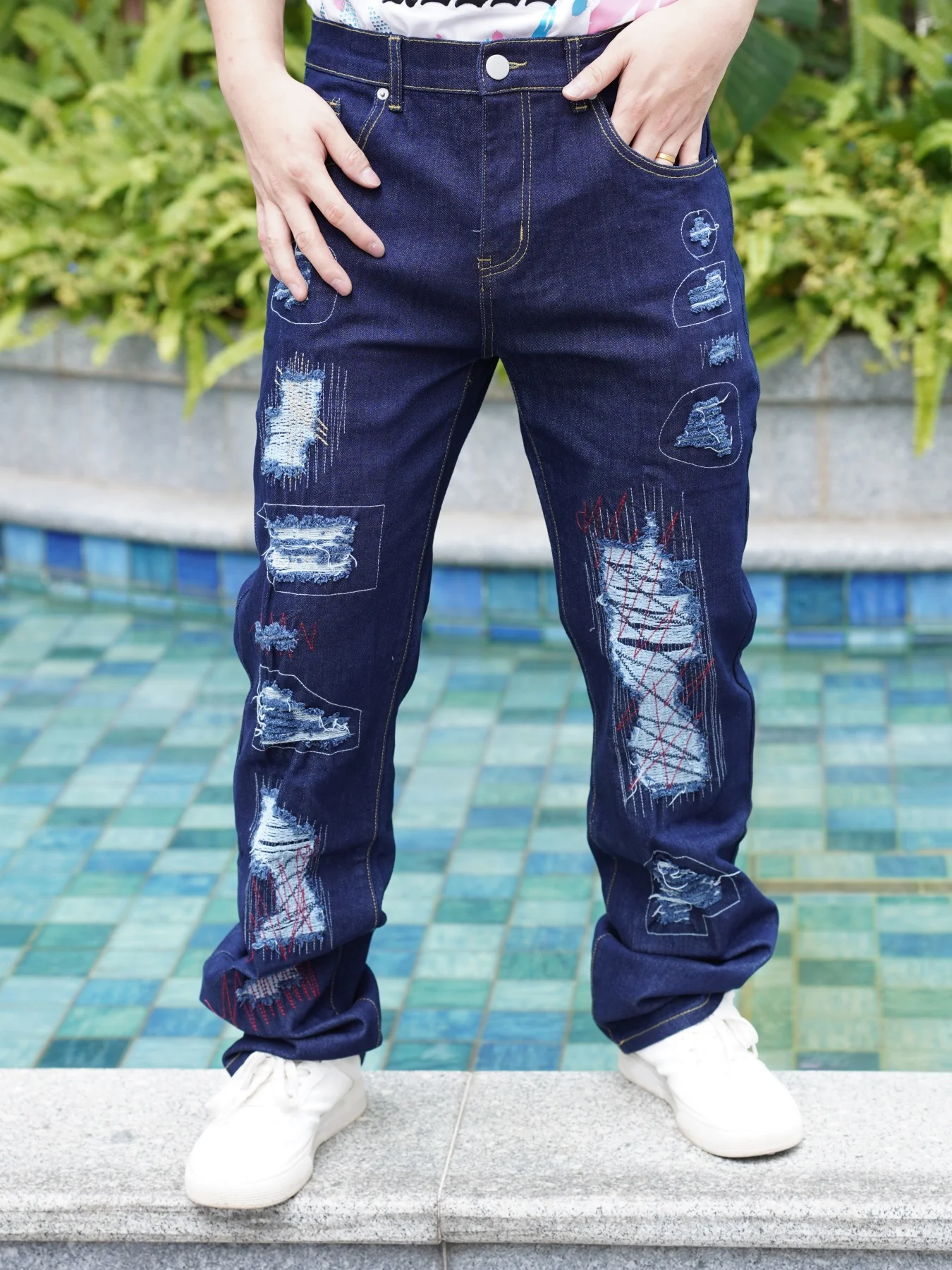 Slim Fit And High Waisted Men's Fashionable Jeans Trendy For The High Street Suitable For Both Outdoor And Daily Commuting
Slim Fit And High Waisted Men's Fashionable Jeans Trendy For The High Street Suitable For Both Outdoor And Daily Commuting