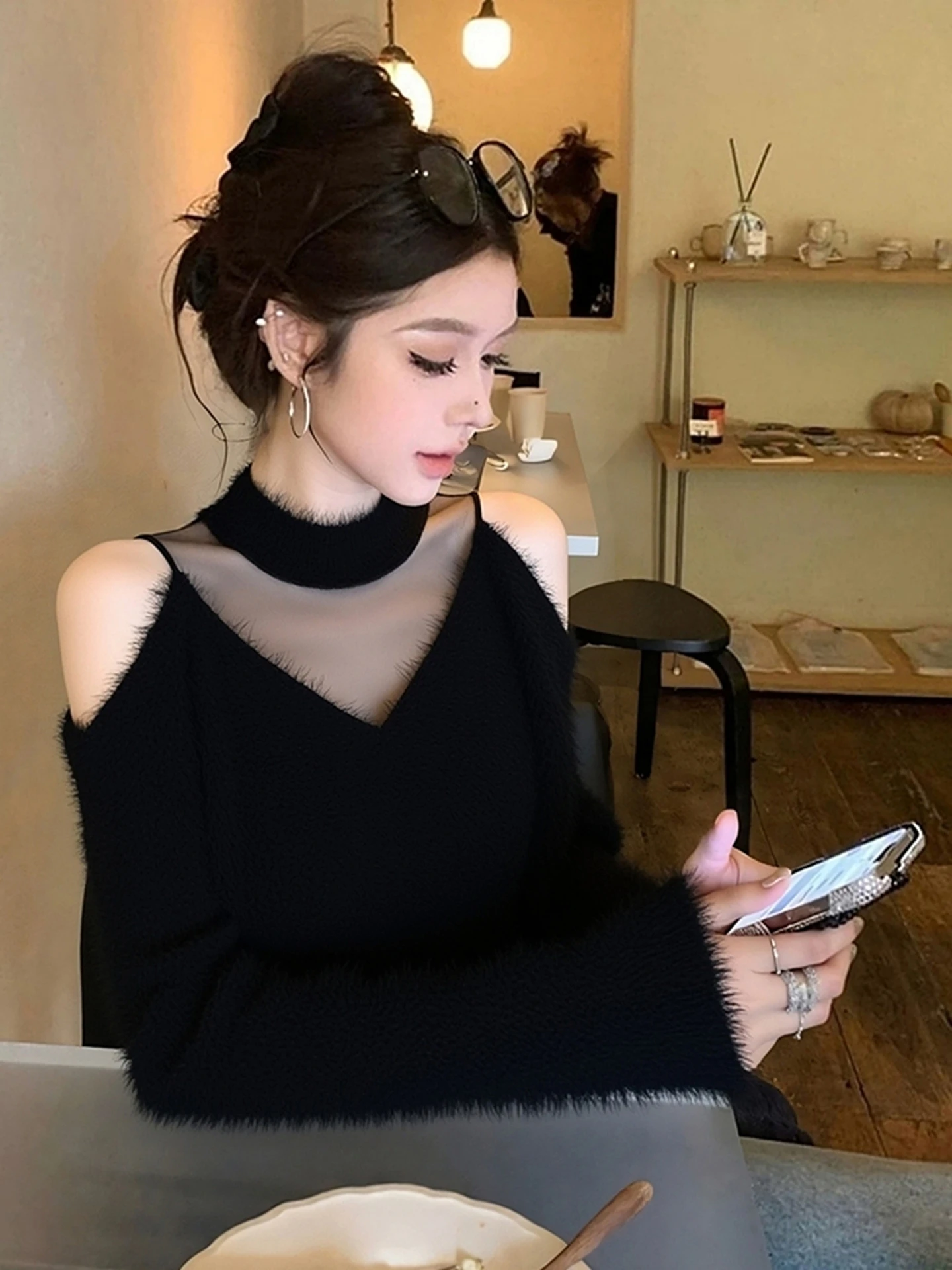 Elegant Black Knitted Shoulder Bared Sweater Soft Cozy Versatile High Waist Design Commute Friendly Breathable Long Sleeve
Elegant Black Knitted Shoulder Bared Sweater Soft Cozy Versatile High Waist Design Commute Friendly Breathable Long Sleeve