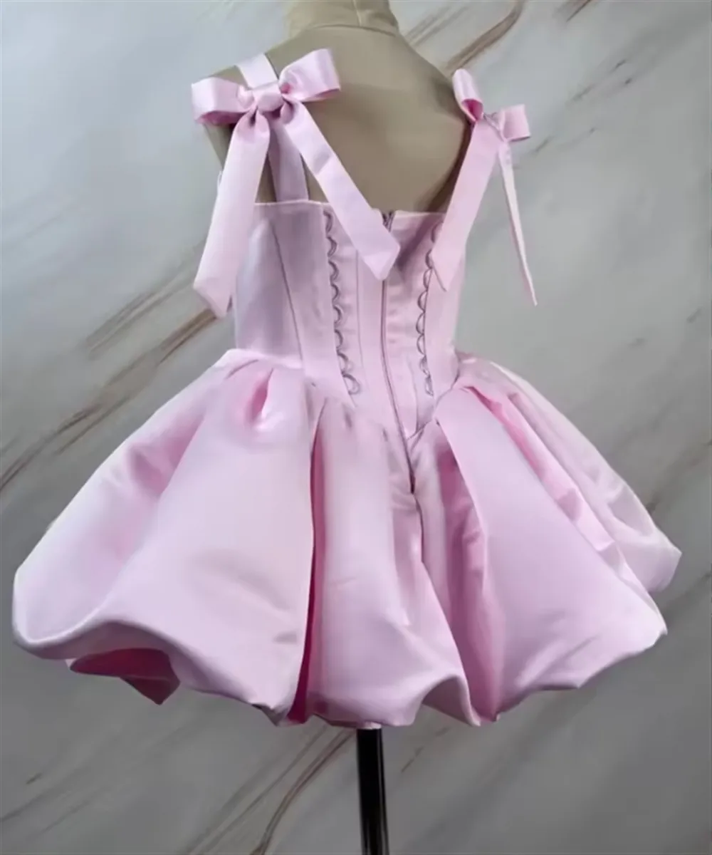 Pink Satin Flower Girl Dress for Wedding Sleeveless Princess Birthday Party Dress with Bow Kids First Communion Gown Cake Skirt
Pink Satin Flower Girl Dress for Wedding Sleeveless Princess Birthday Party Dress with Bow Kids First Communion Gown Cake Skirt