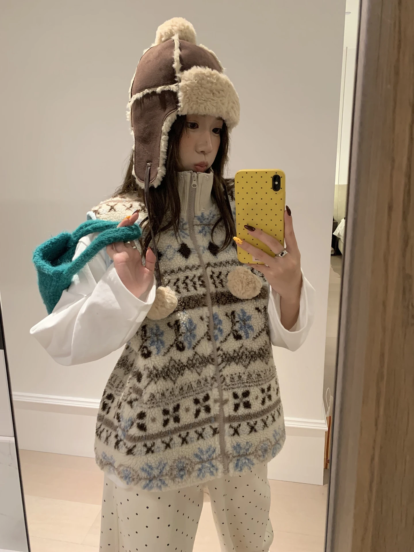 Жилет с меховым воротником женский, в университетском стиле, зимний, новинка, винтажный, из полиэфирного волокна, с расклешенным низом, на молнии
Жилет с меховым воротником женский, в университетском стиле, зимний, новинка, винтажный, из полиэфирного волокна, с расклешенным низом, на молнии