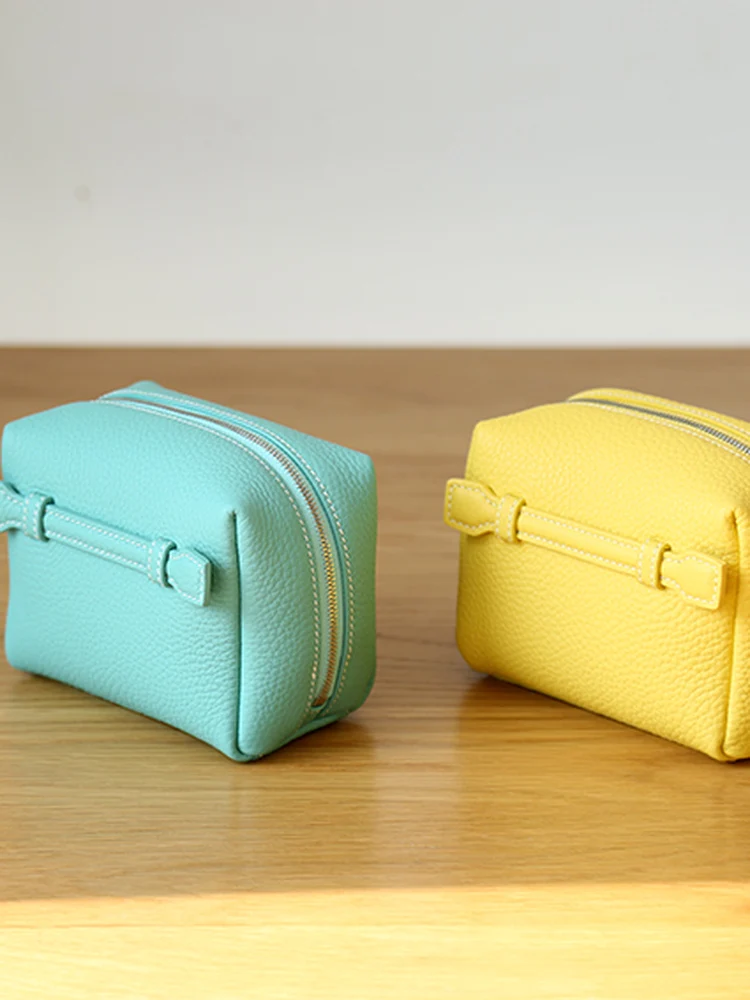 Plump Toast Sle Tofu Bag Cosmetic Storage Leather YKK Zipper Hobo Bag Non-Waterproof Simple Design for Everyone
Plump Toast Sle Tofu Bag Cosmetic Storage Leather YKK Zipper Hobo Bag Non-Waterproof Simple Design for Everyone