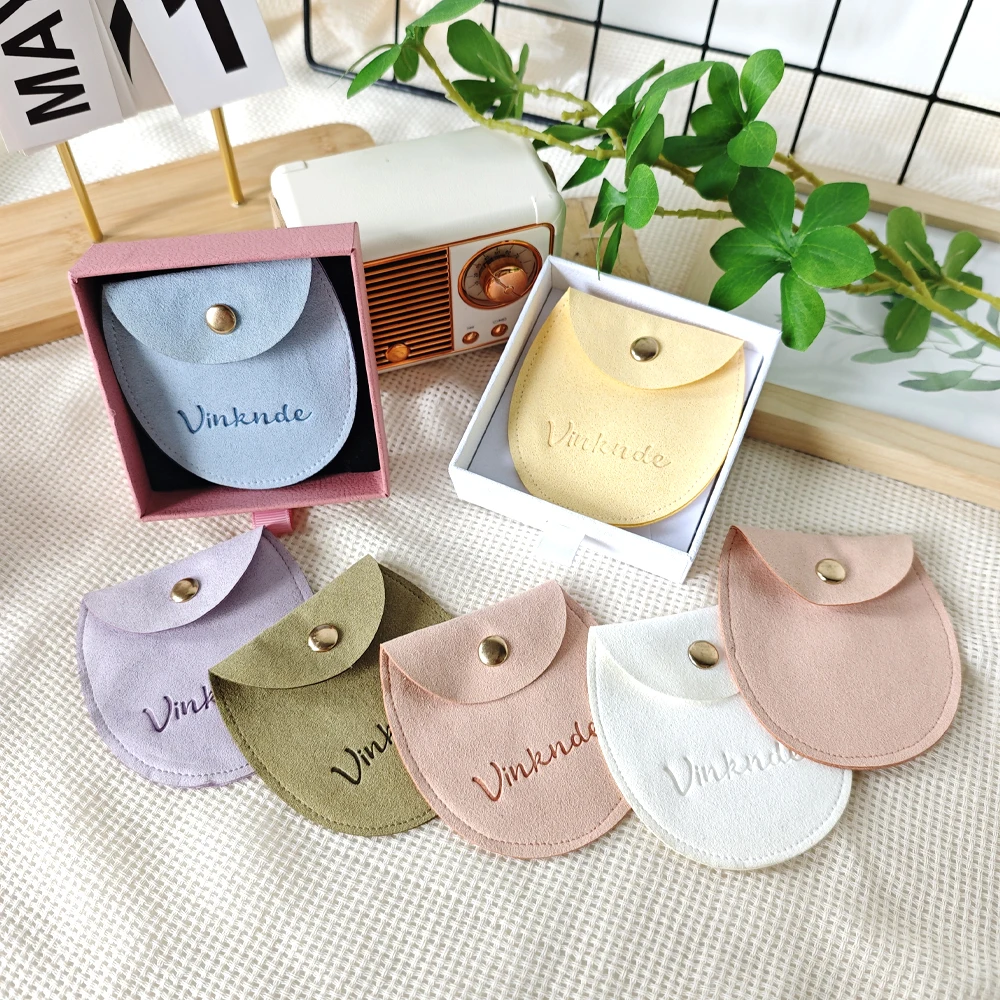 Custom Logo Printed Microfiber Jewelry Pouch Bag 7.8x8.5cm Oval Snap Button Pocket Wedding Bridal Baby Shower Gift Storage Sack
Custom Logo Printed Microfiber Jewelry Pouch Bag 7.8x8.5cm Oval Snap Button Pocket Wedding Bridal Baby Shower Gift Storage Sack