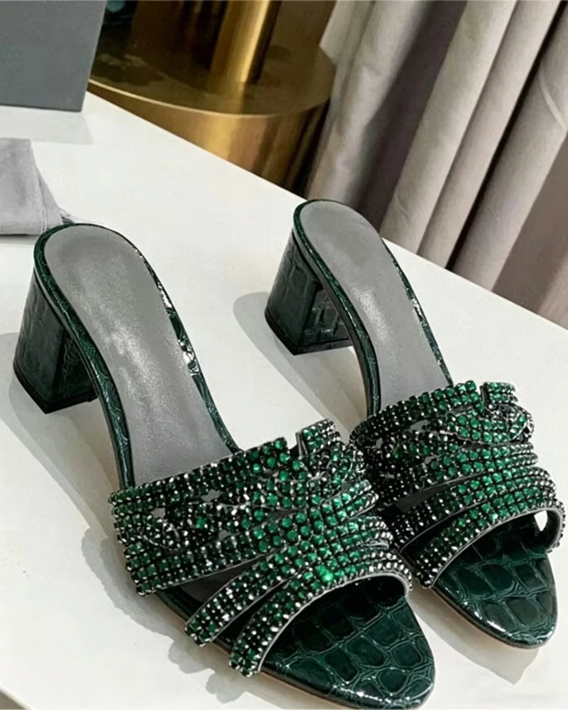 Stone Pattern Round Toe Outdoor Summer Women Slippers With Rhinestone Chunky Middle Heels Or Flat Slip On Design Large Size Shoe
Stone Pattern Round Toe Outdoor Summer Women Slippers With Rhinestone Chunky Middle Heels Or Flat Slip On Design Large Size Shoe