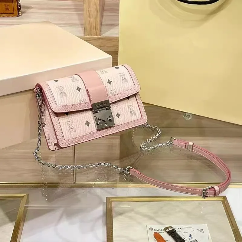 Elegant Women Messenger Bag In High-Quality Leather With Shoulder Strap By Luxury Classic Brand
Elegant Women Messenger Bag In High-Quality Leather With Shoulder Strap By Luxury Classic Brand