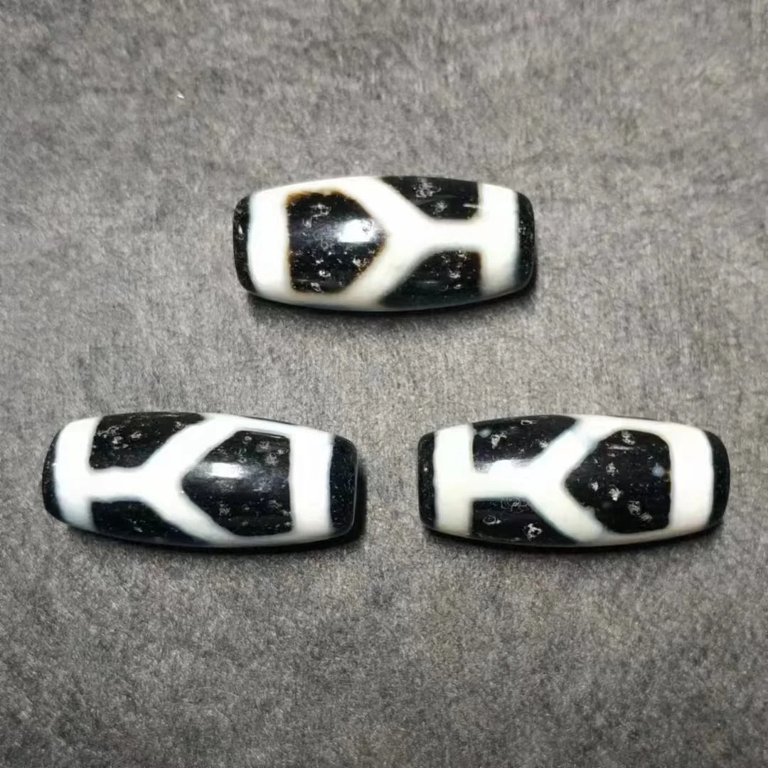 1pcs/lot Natural Longevity Tortoise shell Agate Dzi black and white differentiation streak calcification accessories gem jewelry
1pcs/lot Natural Longevity Tortoise shell Agate Dzi black and white differentiation streak calcification accessories gem jewelry