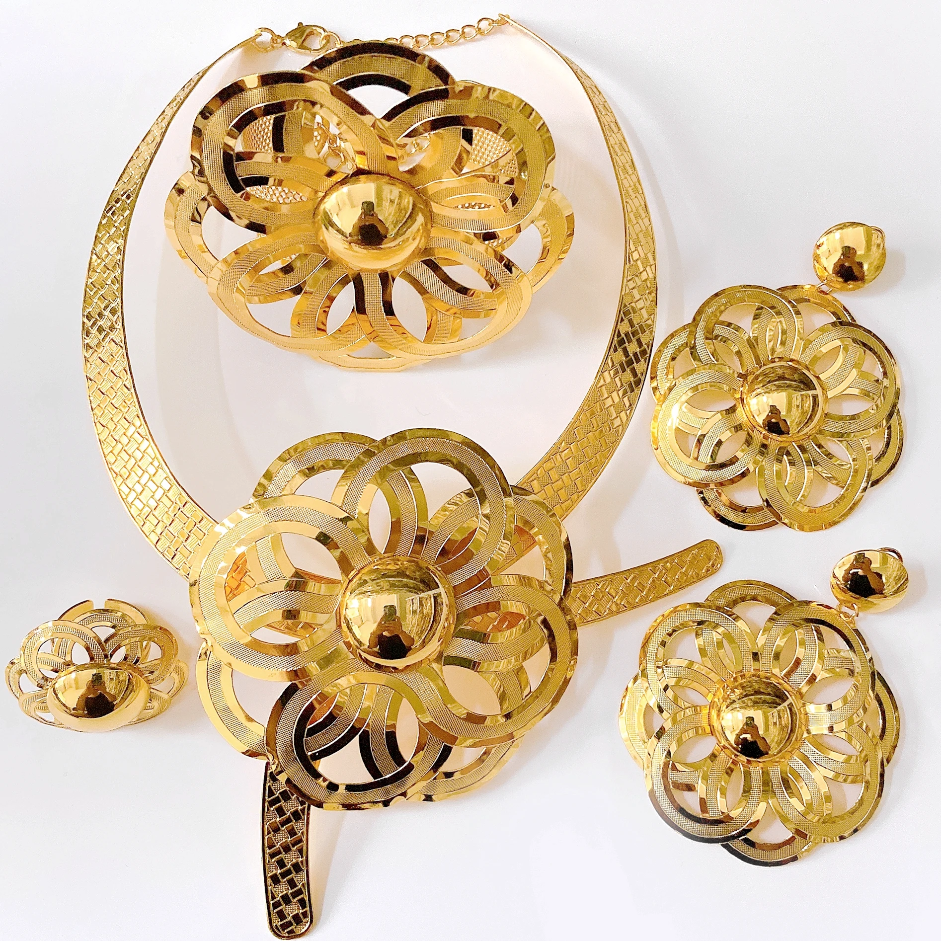 Luxury Stunning Flower Big Jewelry Set For Wedding Party The Latest Fine Wholesale Necklace Bracelet Earrings Ring 4PC Jewellery
Luxury Stunning Flower Big Jewelry Set For Wedding Party The Latest Fine Wholesale Necklace Bracelet Earrings Ring 4PC Jewellery