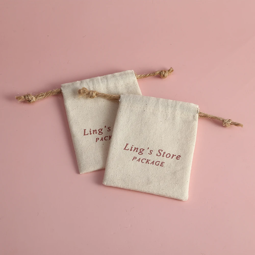 100Pcs Personalized Logo Jewelry Muslin Drawstring Bag Natural Cotton Gift Packaging Pouch Wedding Favors Boutique Cosmetic Sack
100Pcs Personalized Logo Jewelry Muslin Drawstring Bag Natural Cotton Gift Packaging Pouch Wedding Favors Boutique Cosmetic Sack