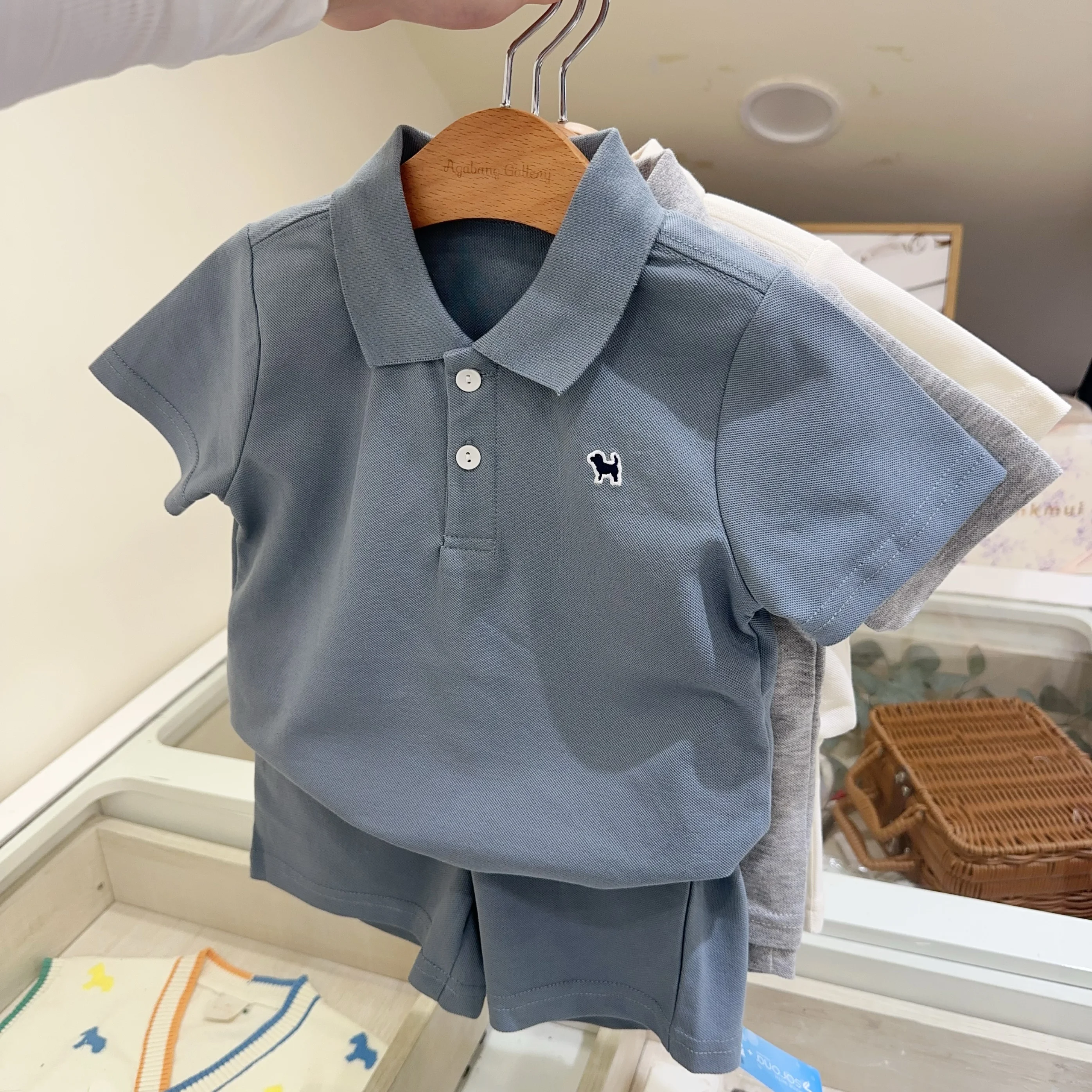 Cute Casual Summer Children's Clothing Set Short Sleeve T-Shirt And Shorts Sports Leisure Fashionable Baby Boys And Girls Outfit
Cute Casual Summer Children's Clothing Set Short Sleeve T-Shirt And Shorts Sports Leisure Fashionable Baby Boys And Girls Outfit