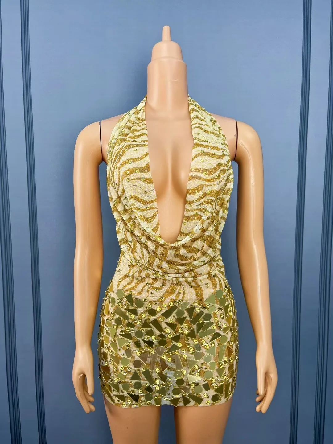 Women Sexy Glitter Sequin Evening Party Dress Sleeveless Backless Rhinestone Mini Dress Stage Perform Costume Birthday Club Gown
Women Sexy Glitter Sequin Evening Party Dress Sleeveless Backless Rhinestone Mini Dress Stage Perform Costume Birthday Club Gown