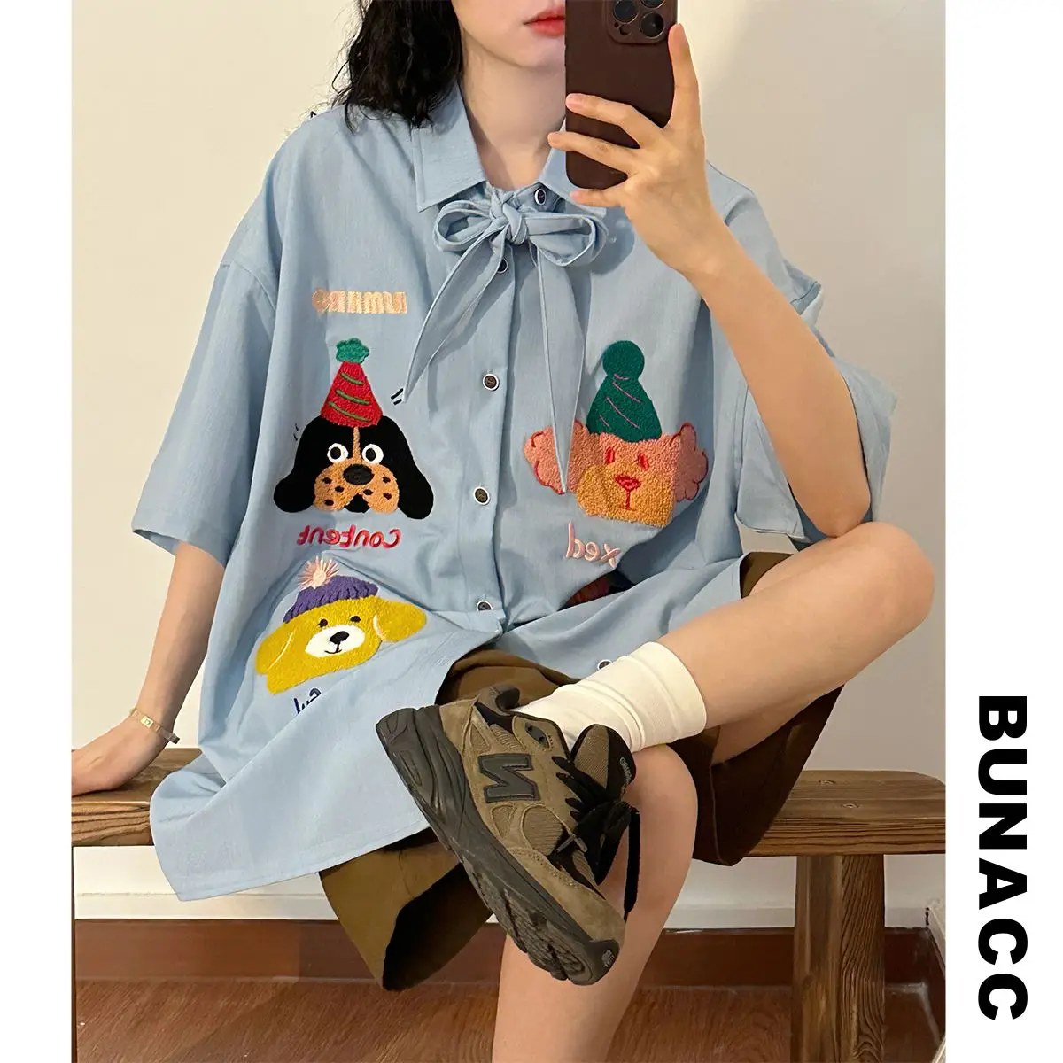 Летняя женская футболка BUNACC в американском ретро-стиле с милой мультяшной вышивкой, несъемными завязками, коротким рукавом, модная, в уличном стиле
Летняя женская футболка BUNACC в американском ретро-стиле с милой мультяшной вышивкой, несъемными завязками, коротким рукавом, модная, в уличном стиле