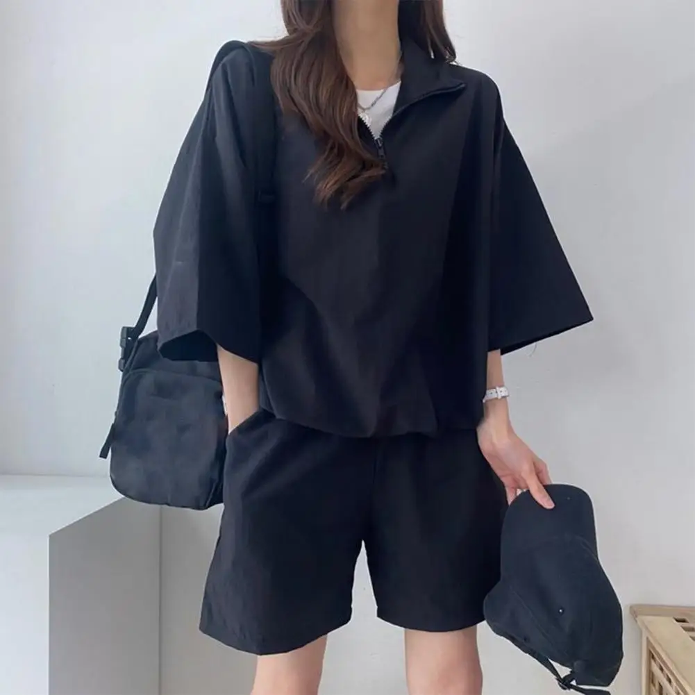 Ladies Summer Suit Women's Zipper Neck Tracksuit Set with Oversized Top Shorts Solid Color Loose Fit Outfit with Turn-down
Ladies Summer Suit Women's Zipper Neck Tracksuit Set with Oversized Top Shorts Solid Color Loose Fit Outfit with Turn-down