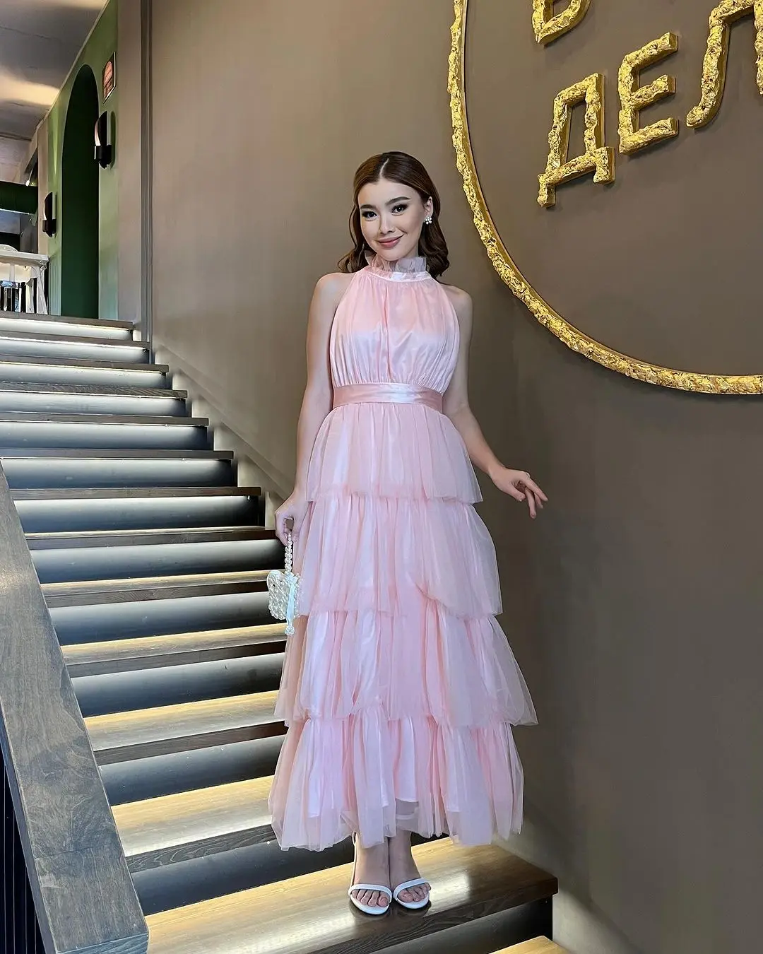 Elegant Pink Tulle Sleeveless Prom Dresses High Neck Ankle Length Pleated Tiered Party Dresses Evening Dresses
Elegant Pink Tulle Sleeveless Prom Dresses High Neck Ankle Length Pleated Tiered Party Dresses Evening Dresses