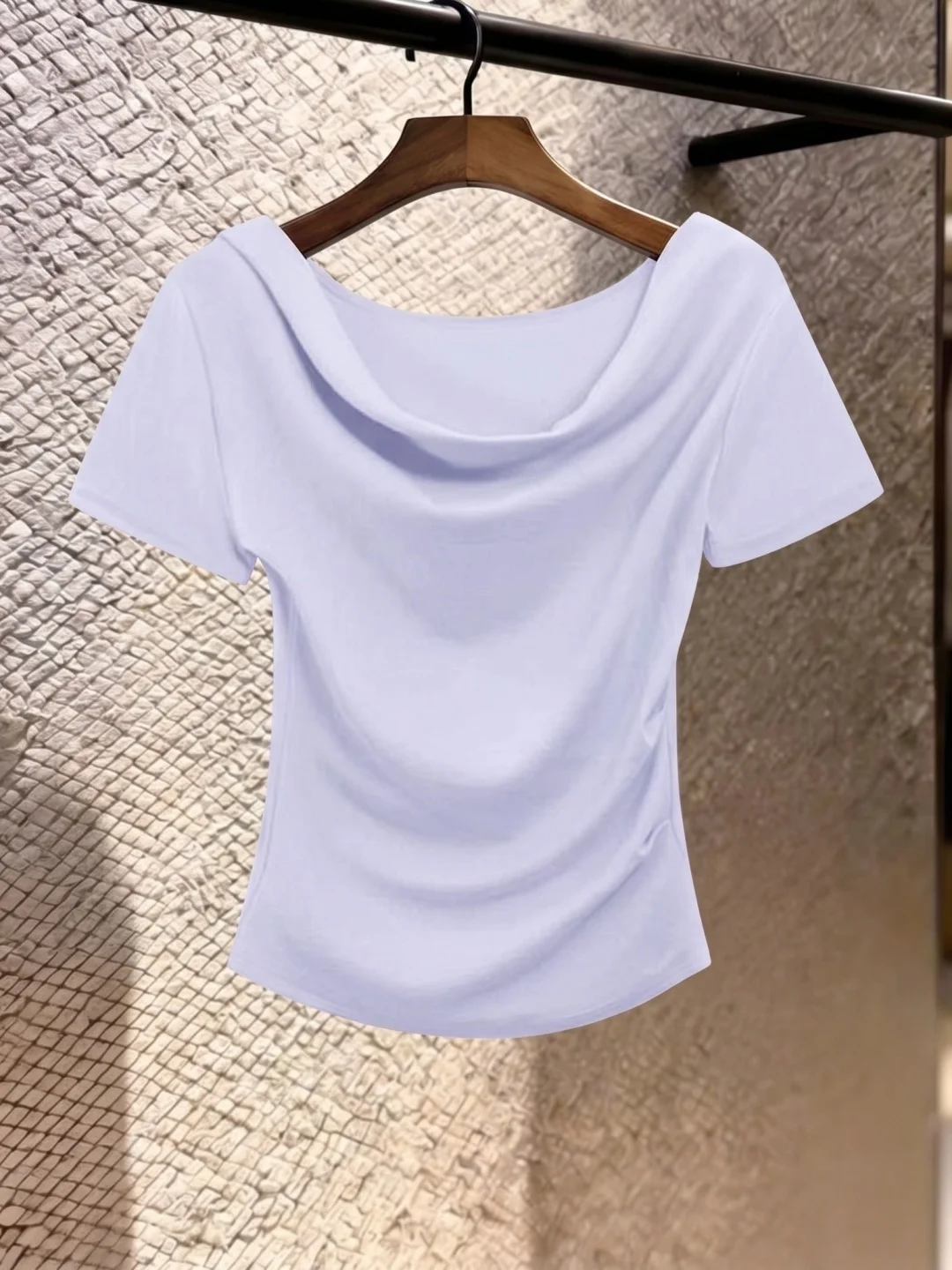 Sweet Minimalist Style Short Sleeve T-Shirt Women's Pure Color Gentle Fashion Korean Design Sensation Versatile Basic Top
Sweet Minimalist Style Short Sleeve T-Shirt Women's Pure Color Gentle Fashion Korean Design Sensation Versatile Basic Top