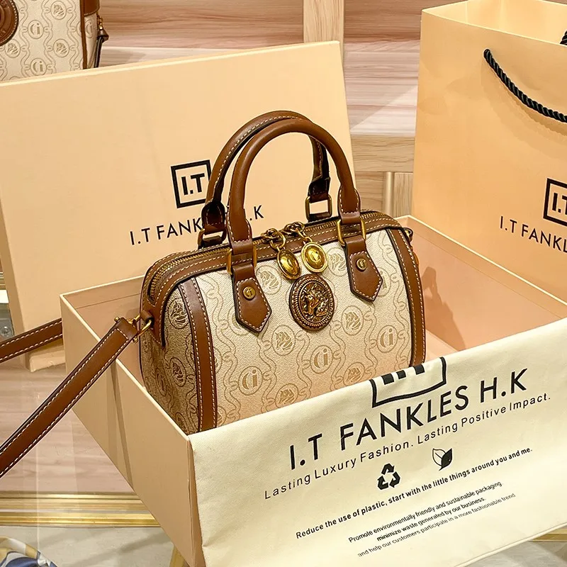 Light luxury brand genuine leather pillow bag for women's new 2023 high-end designer retro one shoulder crossbody portable small
Light luxury brand genuine leather pillow bag for women's new 2023 high-end designer retro one shoulder crossbody portable small