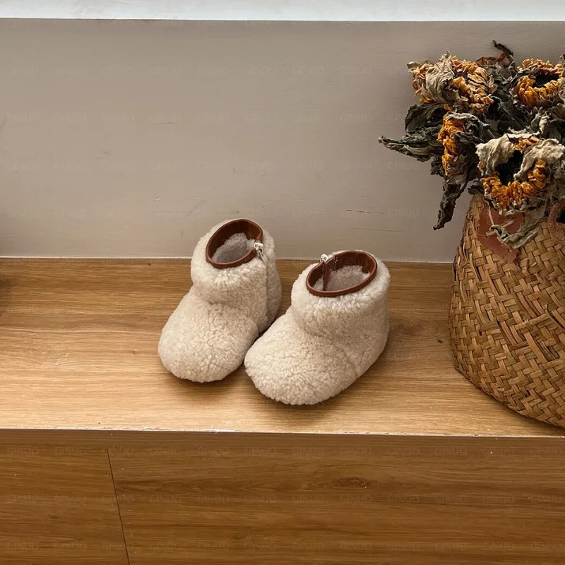 Детские сапоги для малышей в корейском стиле, замшевые, теплые, однотонные, универсальные, для девочек, повседневные, новинка 2026 года
Детские сапоги для малышей в корейском стиле, замшевые, теплые, однотонные, универсальные, для девочек, повседневные, новинка 2026 года