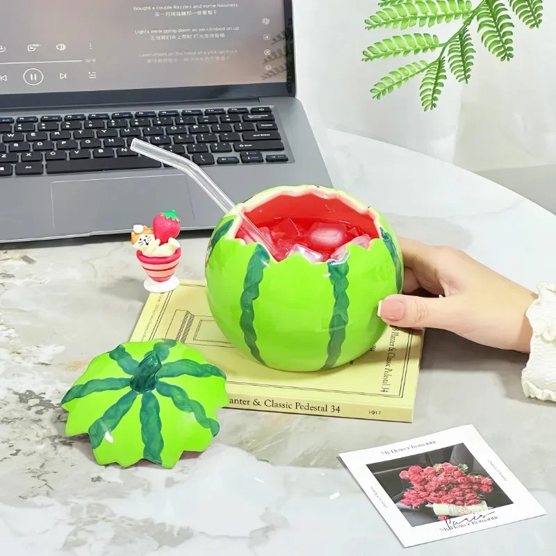 Watermelon Shaped Ceramic Mug with Lid Cute Coffee Cup Office Drinking Cup Artistic Decoration Mug Household Drinking Utensil
Watermelon Shaped Ceramic Mug with Lid Cute Coffee Cup Office Drinking Cup Artistic Decoration Mug Household Drinking Utensil