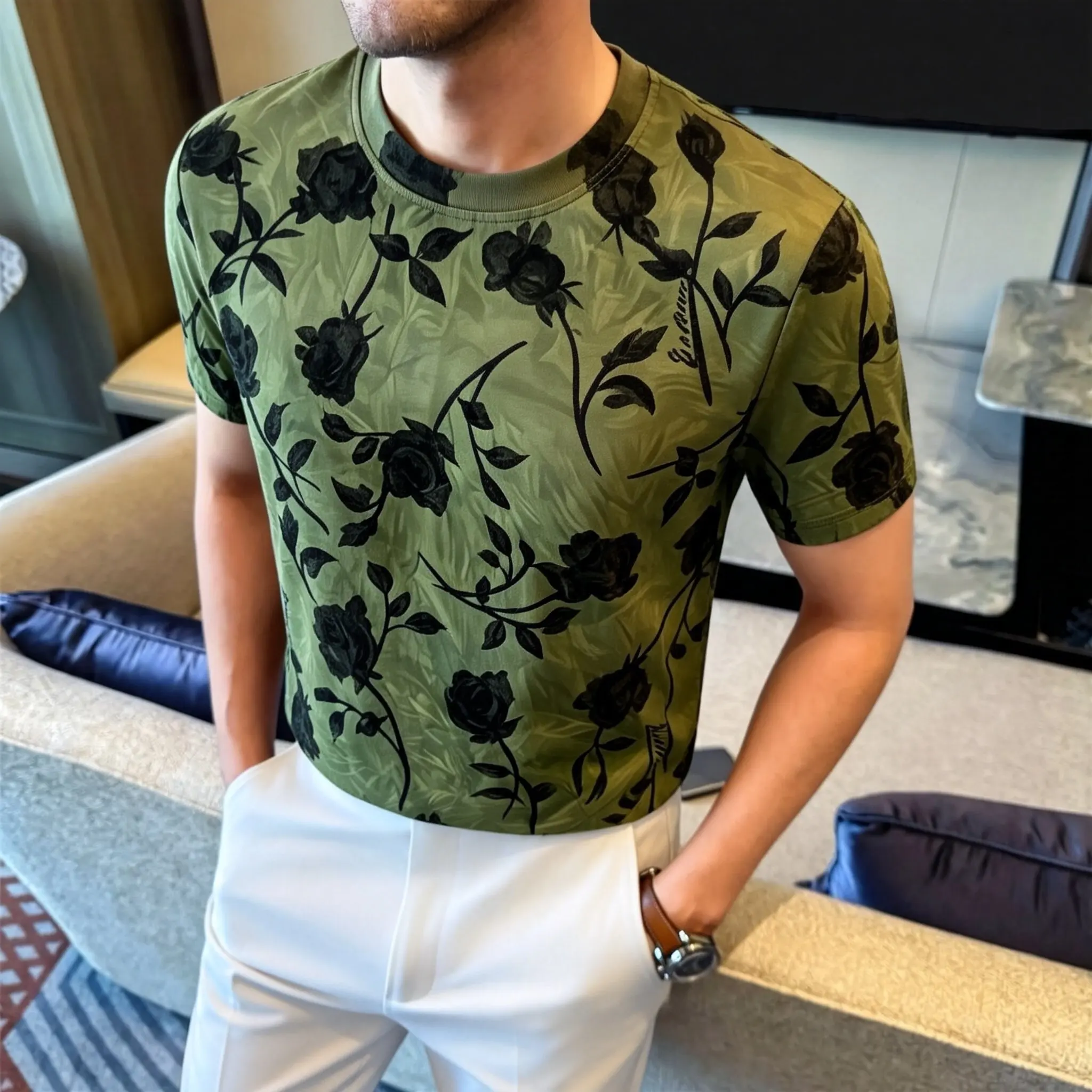 Trendy Rose Print Short Sleeved T-shirt for Men Round Neck Versatile Casual Social T-shirts Comfortable Breathable Street Top
Trendy Rose Print Short Sleeved T-shirt for Men Round Neck Versatile Casual Social T-shirts Comfortable Breathable Street Top