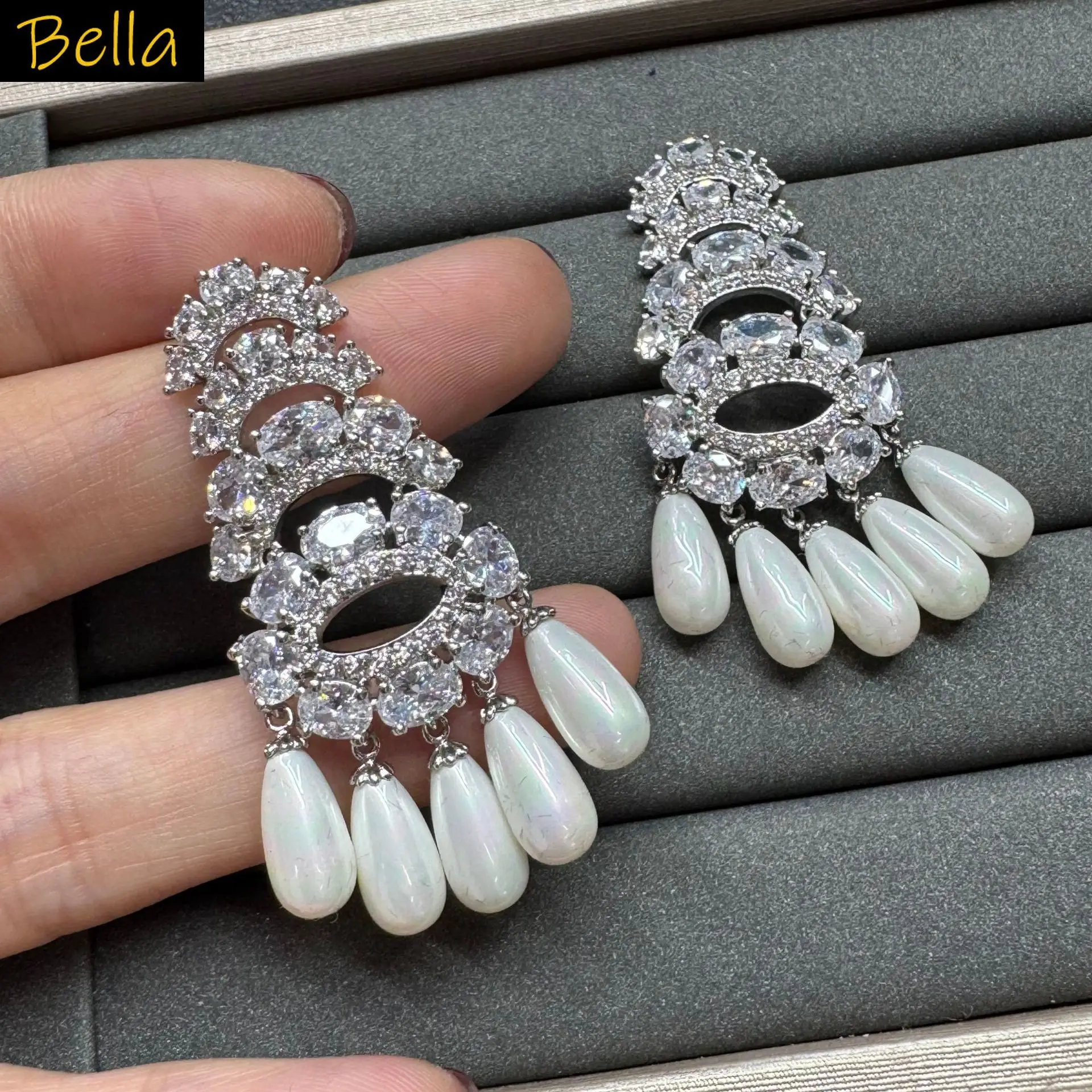 Teardrop Drop Earrings Cubic Zirconia Silver Plated Chandelier Statement Earrings for Women Bridal Wedding Party Jewelry
Teardrop Drop Earrings Cubic Zirconia Silver Plated Chandelier Statement Earrings for Women Bridal Wedding Party Jewelry