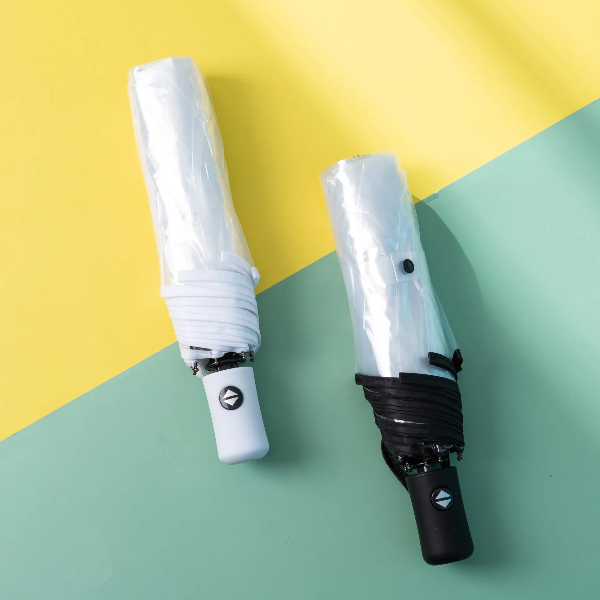 Automatic Thickened Transparent Umbrella Student Rain Umbrella Fiber Bone Korean Japanese Style Three Foldable Umbrella
Automatic Thickened Transparent Umbrella Student Rain Umbrella Fiber Bone Korean Japanese Style Three Foldable Umbrella