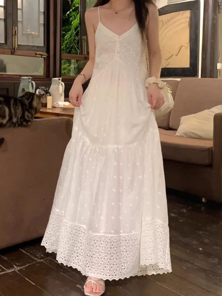 Kumikumi Gentle Wind Hollow out Lace Trim Strap Dress Women Summer Age Reducing A-Line Long Dress Korean Style Casual V-Neck
Kumikumi Gentle Wind Hollow out Lace Trim Strap Dress Women Summer Age Reducing A-Line Long Dress Korean Style Casual V-Neck