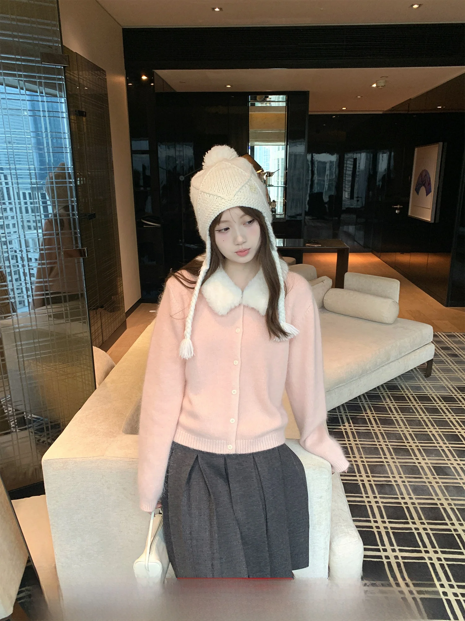 Женский вязаный свитер оверсайз на весну-осень-зиму, модный дизайн с воротником, теплый повседневный топ прямого кроя
Женский вязаный свитер оверсайз на весну-осень-зиму, модный дизайн с воротником, теплый повседневный топ прямого кроя