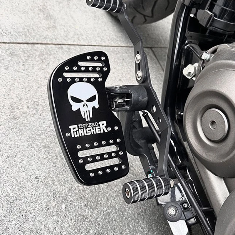 QJMOTOR QJ 500S / 300 Skull Big Foot Pedal Motorcycle Brake Pedal / Front Foot Pedal Retro Foot Pedal Anti slip Widening Plus
QJMOTOR QJ 500S / 300 Skull Big Foot Pedal Motorcycle Brake Pedal / Front Foot Pedal Retro Foot Pedal Anti slip Widening Plus