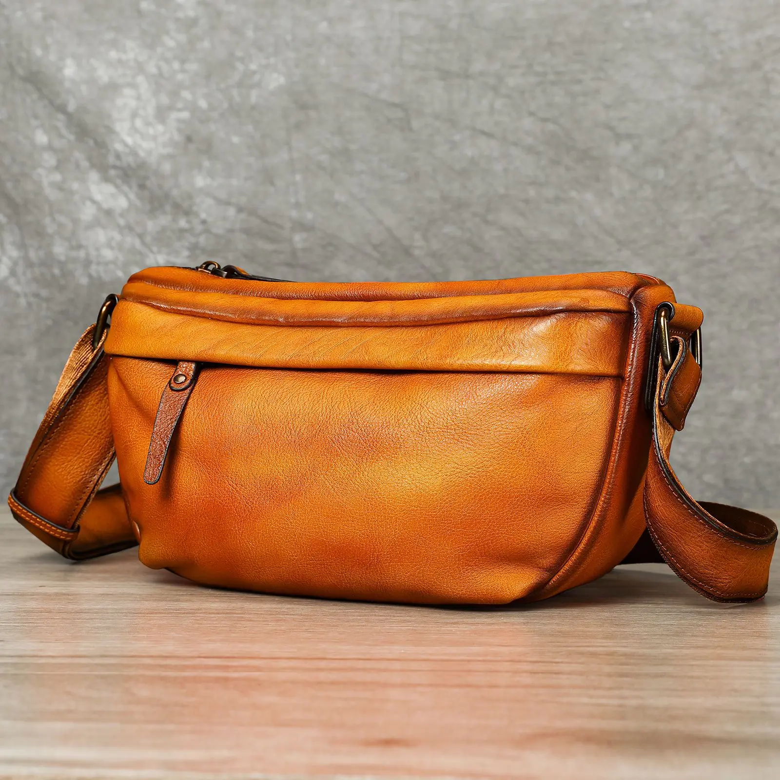 New Vintage Distressed Leather Crossbody Bag, Genuine Top-Grain Cowhide with Antique Texture, Commuter Fashion Shoulder Bag
New Vintage Distressed Leather Crossbody Bag, Genuine Top-Grain Cowhide with Antique Texture, Commuter Fashion Shoulder Bag