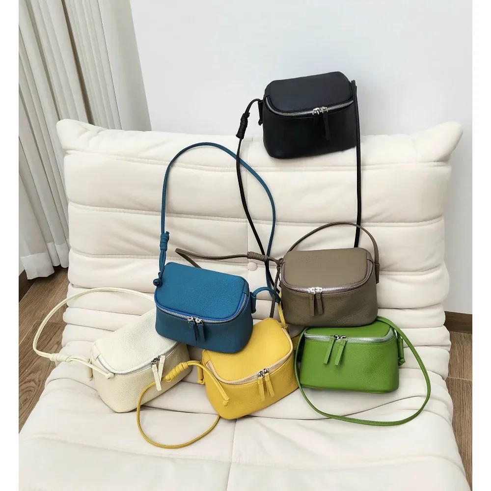 Niche Simple Design 2025 Small Fresh Leather Women Bag Casual Versatile Shoulder Messenger Small Bag Mobile Phone Bag
Niche Simple Design 2025 Small Fresh Leather Women Bag Casual Versatile Shoulder Messenger Small Bag Mobile Phone Bag