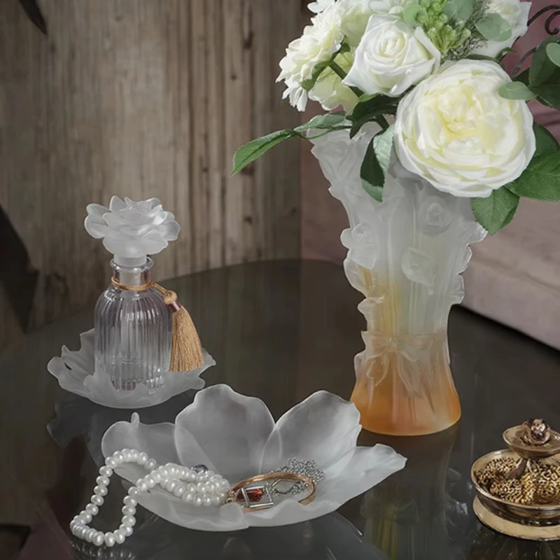 Ornament, flower glass decoration, transparent incense burner home decoration crystal vase
Ornament, flower glass decoration, transparent incense burner home decoration crystal vase