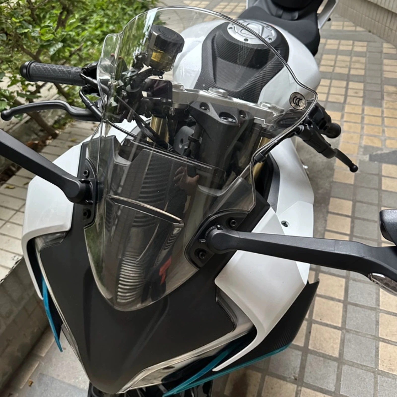 For CFMOTO 450SR 2022-2025 Motorcycle Windshield Front Wind Screen Air Deflector Sport Fairing Wind Deflectors Original Modified
For CFMOTO 450SR 2022-2025 Motorcycle Windshield Front Wind Screen Air Deflector Sport Fairing Wind Deflectors Original Modified