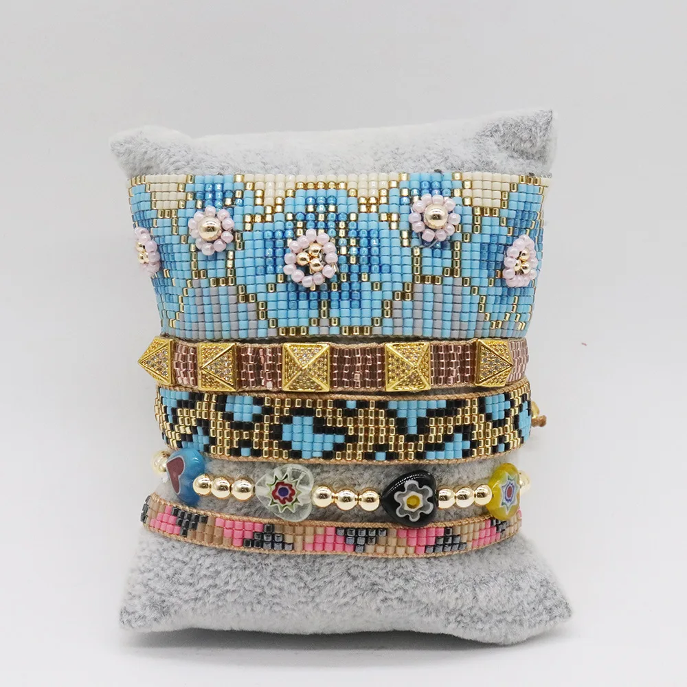 Fashionable Bohemian Ethnic Style Miyuki Rice Beads New Bracelet Set with Flower Rivet Leopard Pattern
Fashionable Bohemian Ethnic Style Miyuki Rice Beads New Bracelet Set with Flower Rivet Leopard Pattern