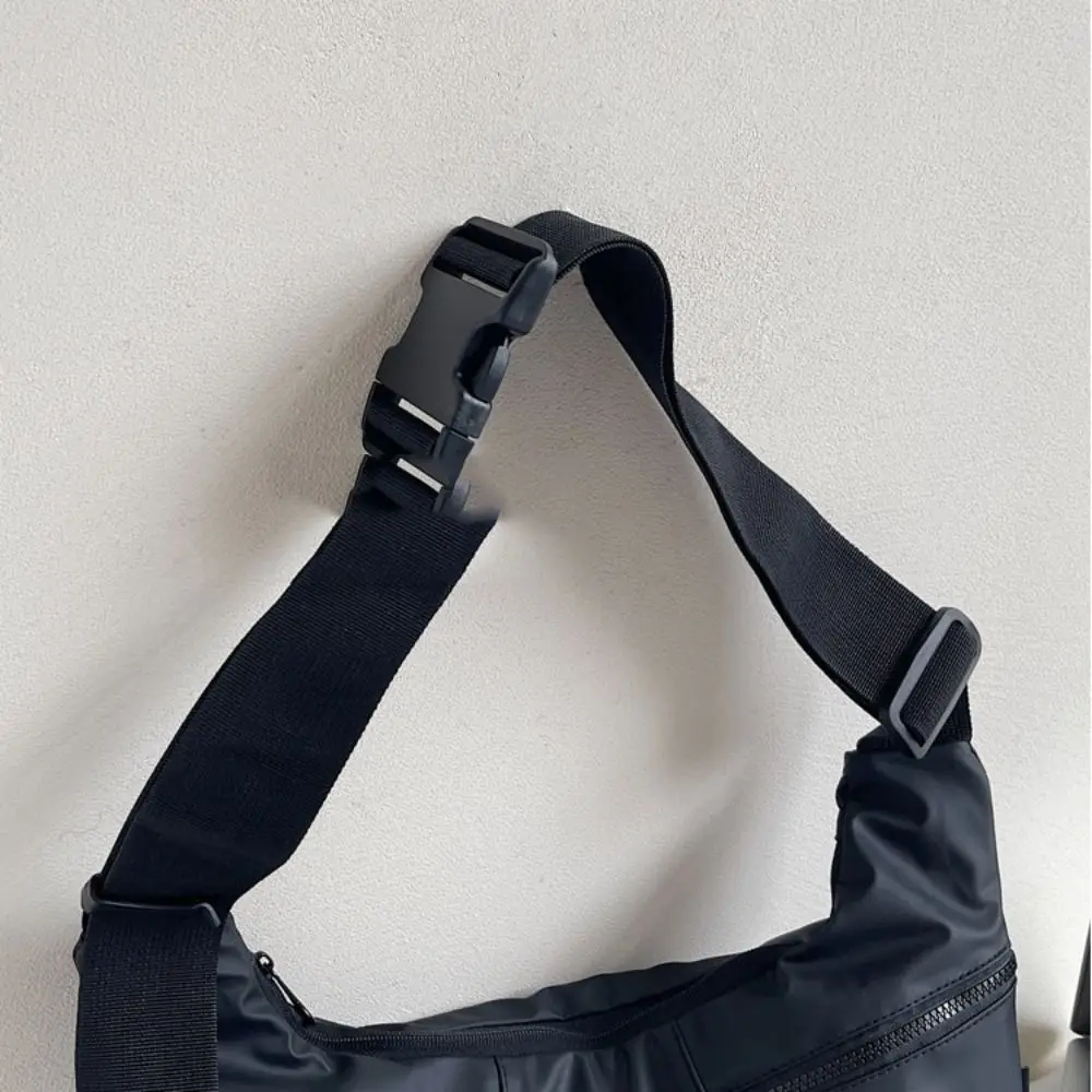 Pouch Black Crossbody Bag Oxford Cloth Solid Color Waterproof Shoulder Bag Multi Functional Casual Sports Fitness Bag Cycling
Pouch Black Crossbody Bag Oxford Cloth Solid Color Waterproof Shoulder Bag Multi Functional Casual Sports Fitness Bag Cycling