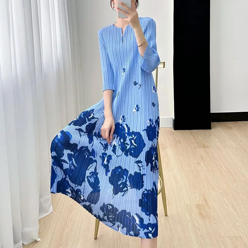 Minimalist printed dress temperament dress for women, high-end retro, comfortable and casual pleated skirt, summer new style
Minimalist printed dress temperament dress for women, high-end retro, comfortable and casual pleated skirt, summer new style