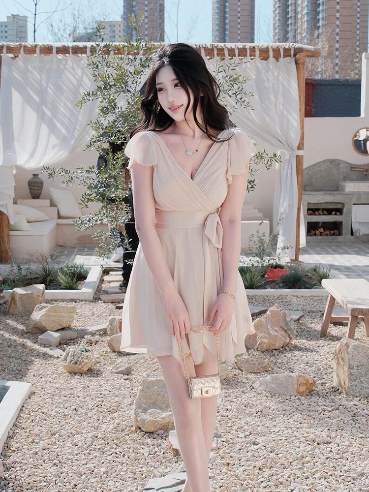 Elegant Short Sleeve Chiffon Dress with Bow Waist And Pleated Silk Fabric for Women Sexy Pure Desire Wind Pleated Gauze Skirt
Elegant Short Sleeve Chiffon Dress with Bow Waist And Pleated Silk Fabric for Women Sexy Pure Desire Wind Pleated Gauze Skirt