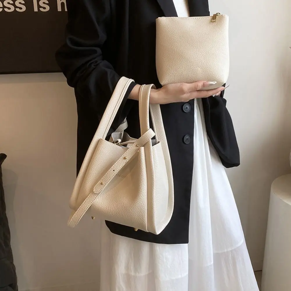 Pure Color Vegetable Basket Bag Large Capacity Women's Tote Bag PU Leather Bucket Bag Korean Style Mother Child Package
Pure Color Vegetable Basket Bag Large Capacity Women's Tote Bag PU Leather Bucket Bag Korean Style Mother Child Package