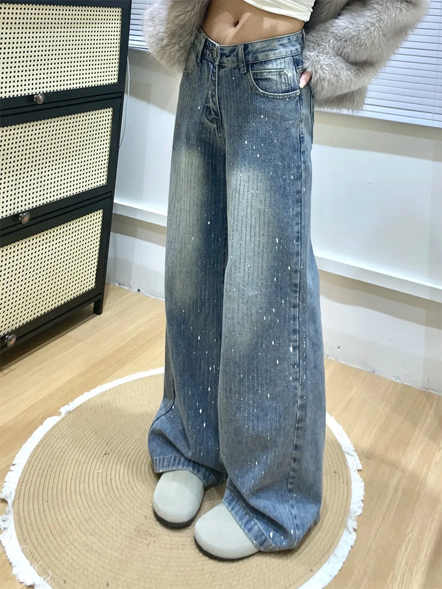 Retro Flash Design Diamond Embedded Wide Leg Jeans Women's Summer Thin Straight Cut Pants High Waist Denim Casual Spring
Retro Flash Design Diamond Embedded Wide Leg Jeans Women's Summer Thin Straight Cut Pants High Waist Denim Casual Spring