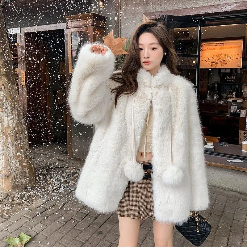 Женское зимнее пальто Snowball из искусственного лисьего меха, женское новое зимнее толстое теплое пальто в ленивом стиле для женщин, повседневная верхняя одежда
Женское зимнее пальто Snowball из искусственного лисьего меха, женское новое зимнее толстое теплое пальто в ленивом стиле для женщин, повседневная верхняя одежда