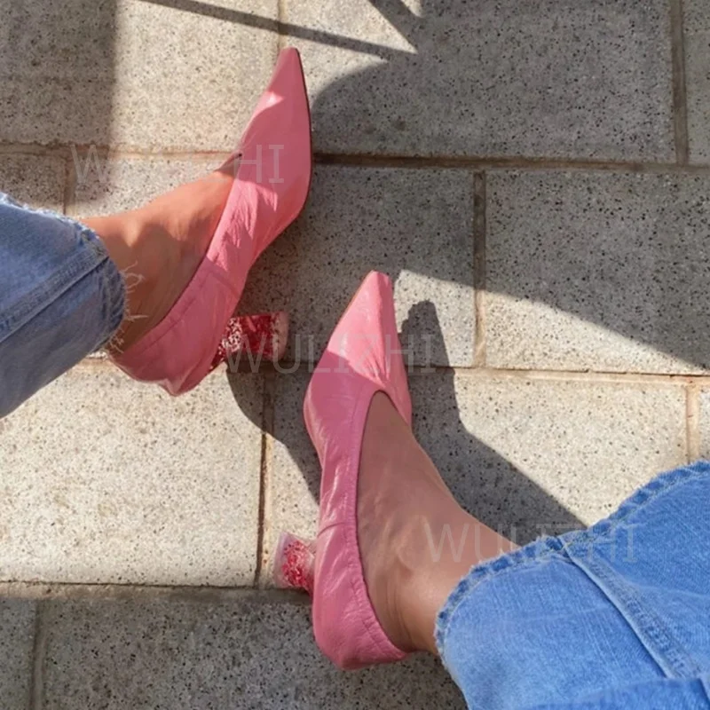 Красочные туфли-лодочки с кристаллами и цветами, женские, розовые, с рюшами, с вырезами, с острым носком, на фиолетовых кожаных каблуках, весенние, на массивном каблуке, стильные, простые туфли
Красочные туфли-лодочки с кристаллами и цветами, женские, розовые, с рюшами, с вырезами, с острым носком, на фиолетовых кожаных каблуках, весенние, на массивном каблуке, стильные, простые туфли