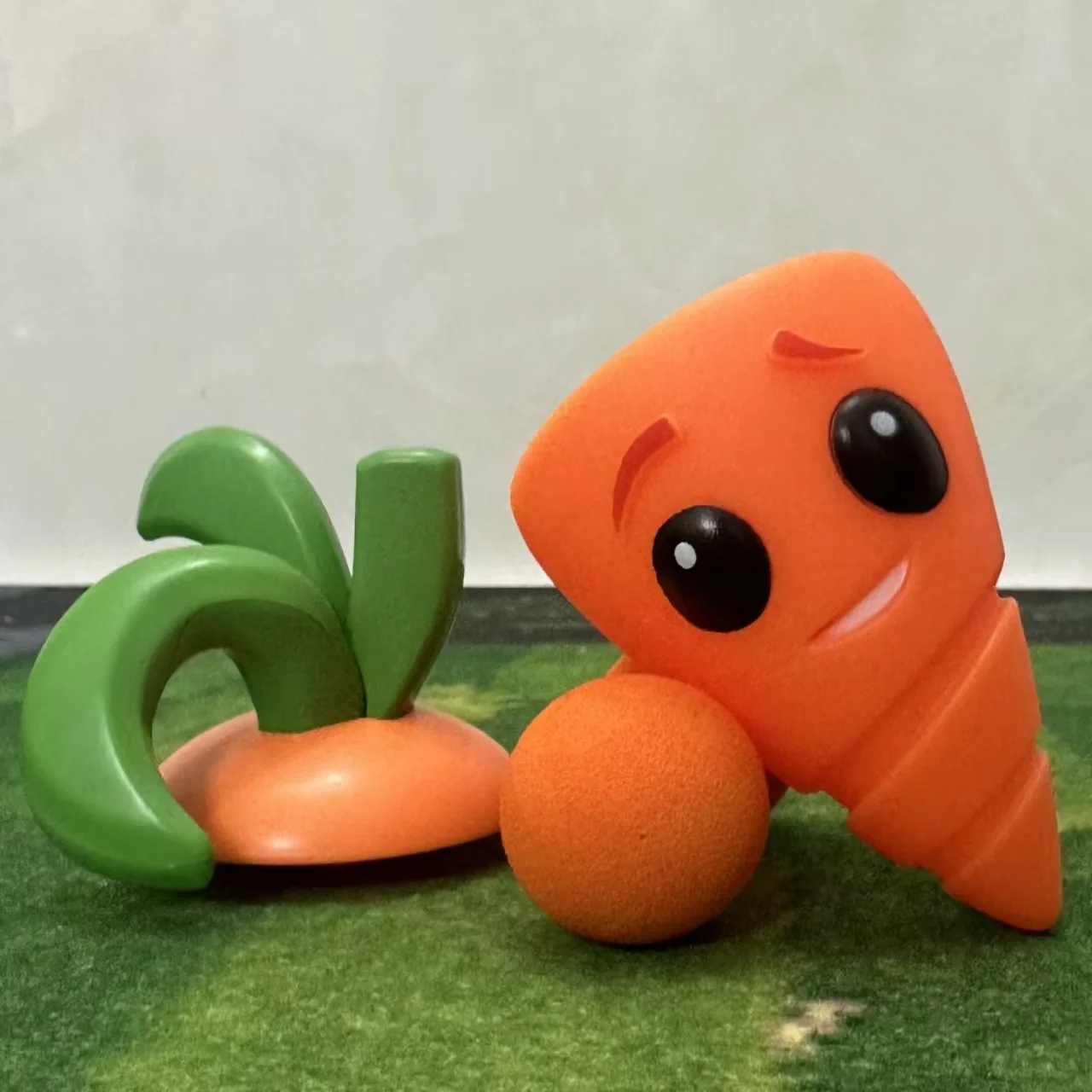 Carrot Missile Vehicle Plant "New Plants vs. Zombies" This is a soft rubber toy, shooting game and birthday gift toy.
Carrot Missile Vehicle Plant "New Plants vs. Zombies" This is a soft rubber toy, shooting game and birthday gift toy.