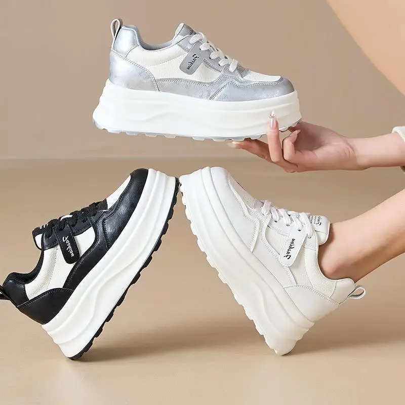 Women's Sporty Casual Thick Bottomed Genuine Leather Shoes Heightening Inner Design Versatile Flat Laced round Toe Footwear
Women's Sporty Casual Thick Bottomed Genuine Leather Shoes Heightening Inner Design Versatile Flat Laced round Toe Footwear