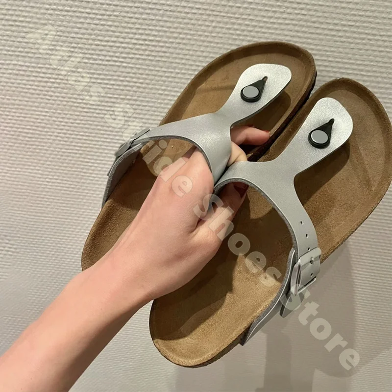 Women's Cork Footbed Flip Flops Adjustable Buckle Strap Breathable Suede Sole Non-Slip Casual Daily Walking Summer Flip Flops
Women's Cork Footbed Flip Flops Adjustable Buckle Strap Breathable Suede Sole Non-Slip Casual Daily Walking Summer Flip Flops