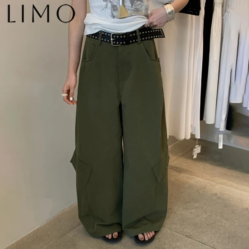 LIMO 2025 Trendy Women's Cargo Pants High Waisted Wide Leg Straight Fit With Belt Side Pockets Casual Elegant Slimming Quality
LIMO 2025 Trendy Women's Cargo Pants High Waisted Wide Leg Straight Fit With Belt Side Pockets Casual Elegant Slimming Quality