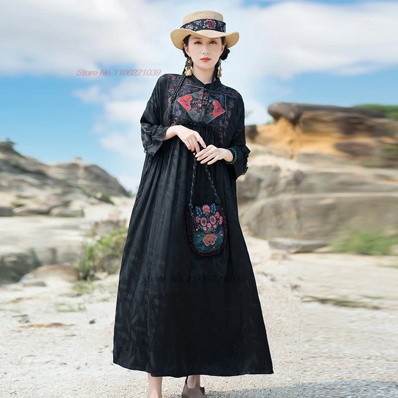 2025 traditional chinese vintage loose dress national flower embroidery satin jacquard folk dress traditional a-line hanfu dress
2025 traditional chinese vintage loose dress national flower embroidery satin jacquard folk dress traditional a-line hanfu dress