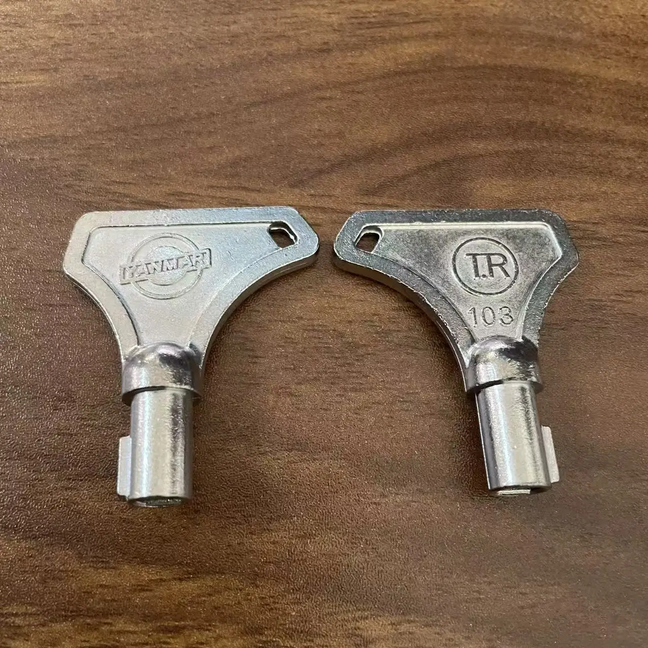 2PCS 123482-91291 12575-91250 Voor YANMAR Brandschakelaar Sleutel Contactsleutel Marine 103 Toetsen Hoge Kwaliteit, duurzaam
2PCS 123482-91291 12575-91250 Voor YANMAR Brandschakelaar Sleutel Contactsleutel Marine 103 Toetsen Hoge Kwaliteit, duurzaam