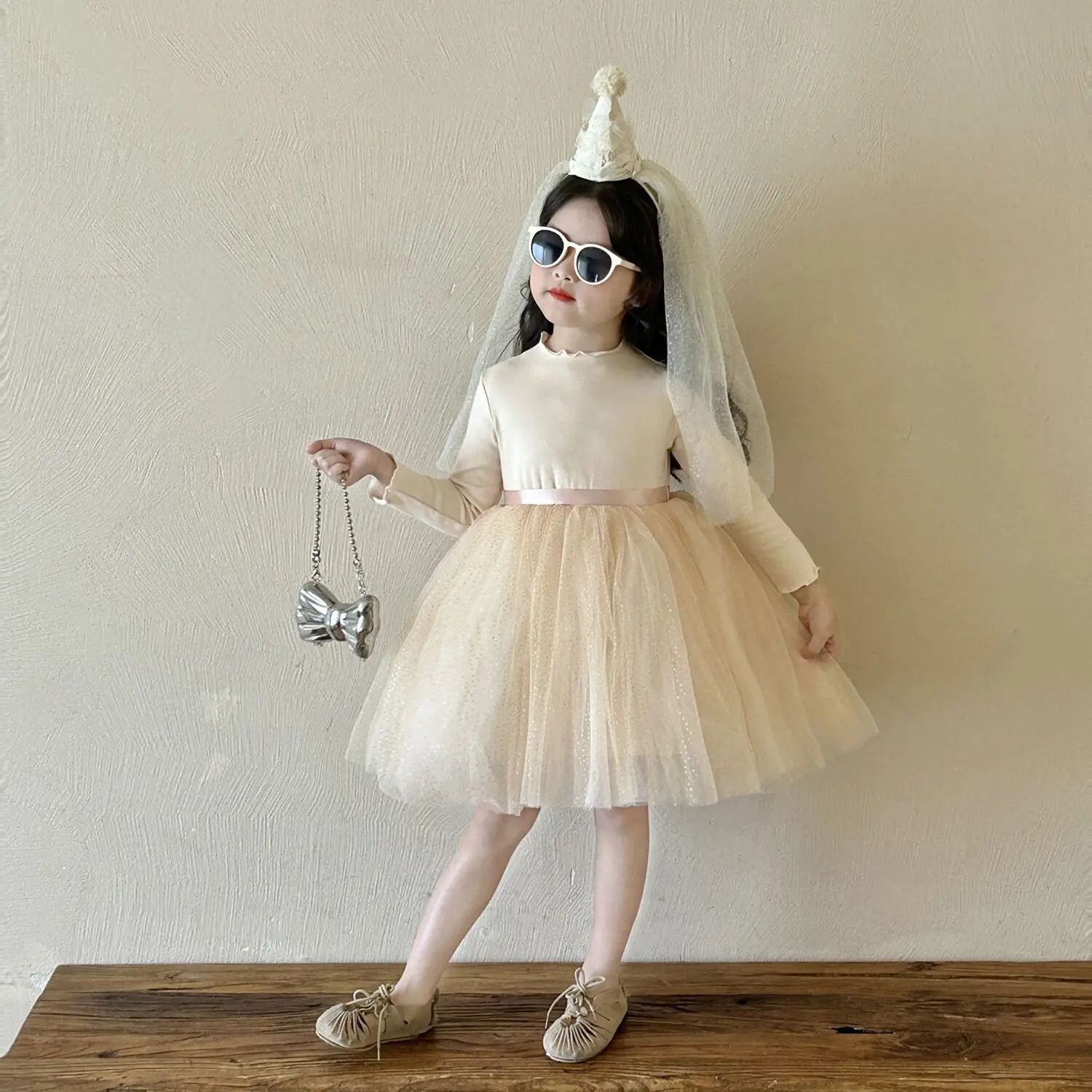 Girls Long Sleeved Fluffy Mesh Dress 2025 Spring New Girls Sparkling Gauze Dress Girls Sweet Princess Dress
Girls Long Sleeved Fluffy Mesh Dress 2025 Spring New Girls Sparkling Gauze Dress Girls Sweet Princess Dress