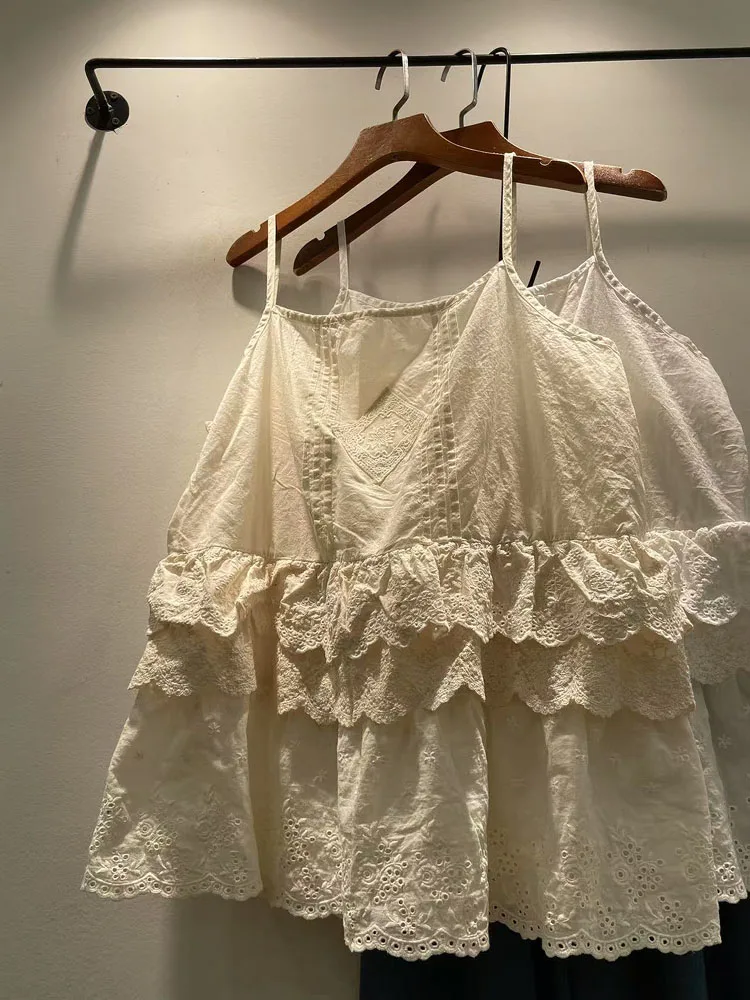 Летний женский свободный хлопковый топ-жилет с вышивкой, кружевной отделкой и пэчворком, однотонный, от китайского бренда, коллекция 2025 года
Летний женский свободный хлопковый топ-жилет с вышивкой, кружевной отделкой и пэчворком, однотонный, от китайского бренда, коллекция 2025 года