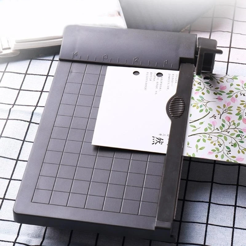 User Friendly Small PhotoTrimmer Perfect for Making Album Greeting Card Cutter E65A
User Friendly Small PhotoTrimmer Perfect for Making Album Greeting Card Cutter E65A